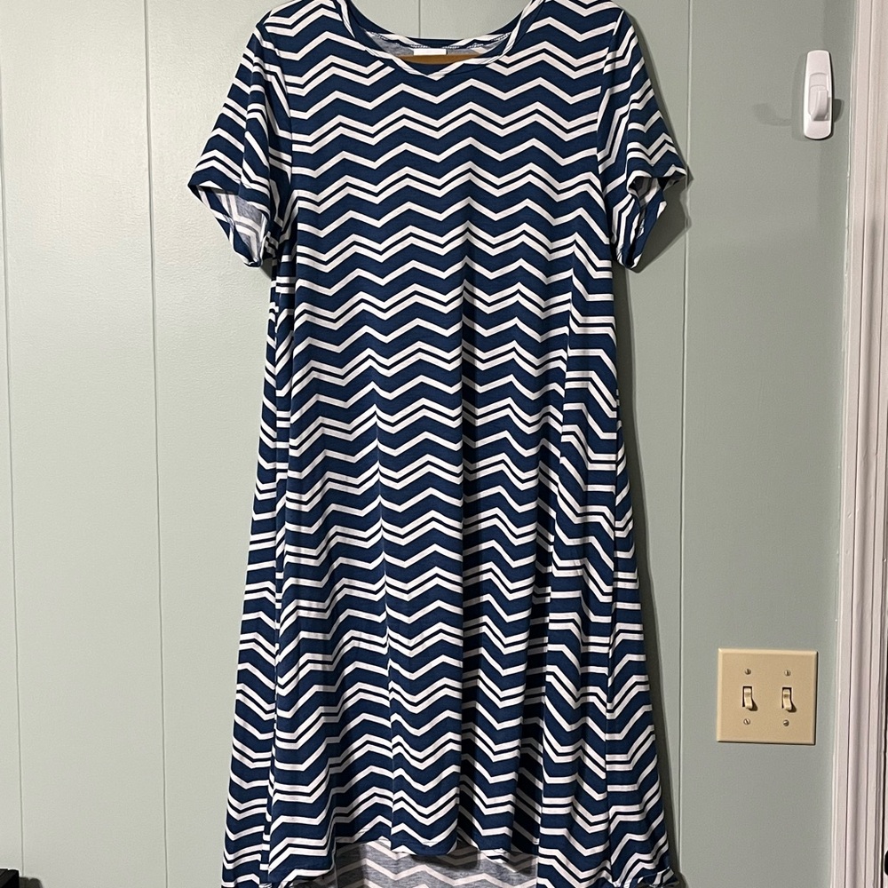 LuLaRoe Navy and White Chevron Carly